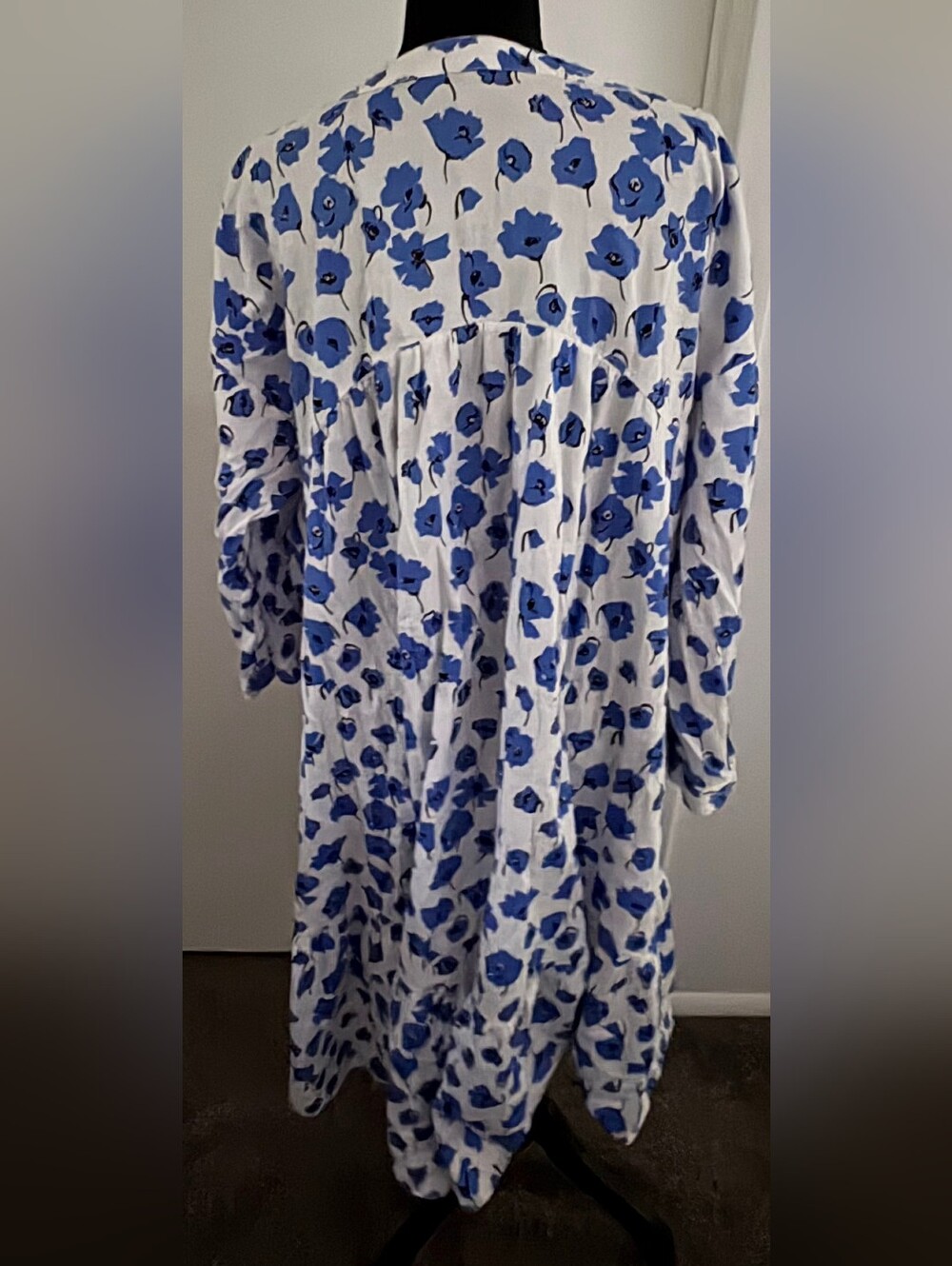 Zara White Dress with Blue Floral Print - Picture 2 of 3